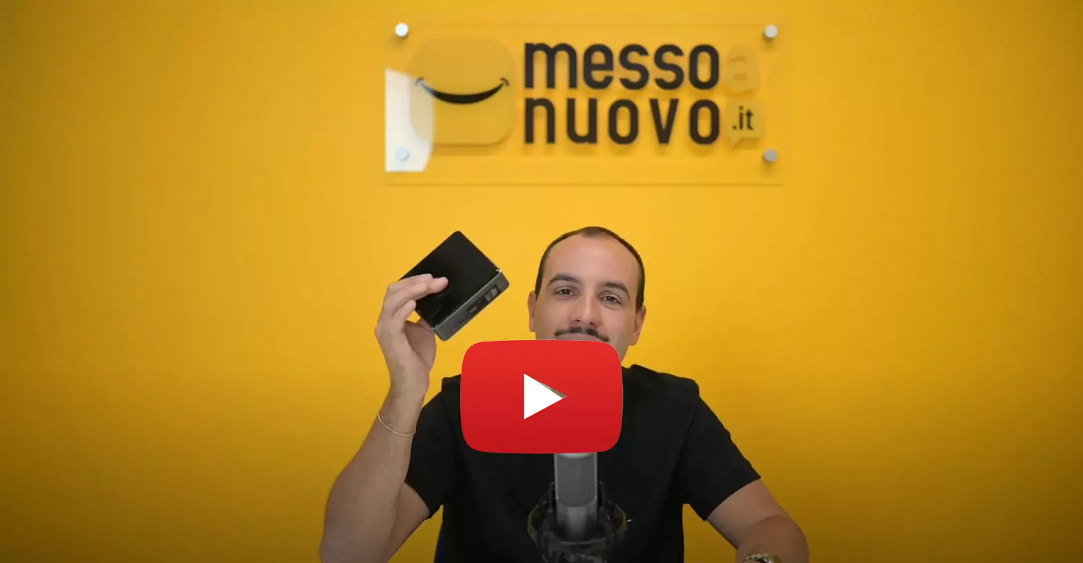 **Alt text (in Italian):**
Recensione Intel NUC7I5BNK ricondizionato da MessoNuovo.it in formato compatto.