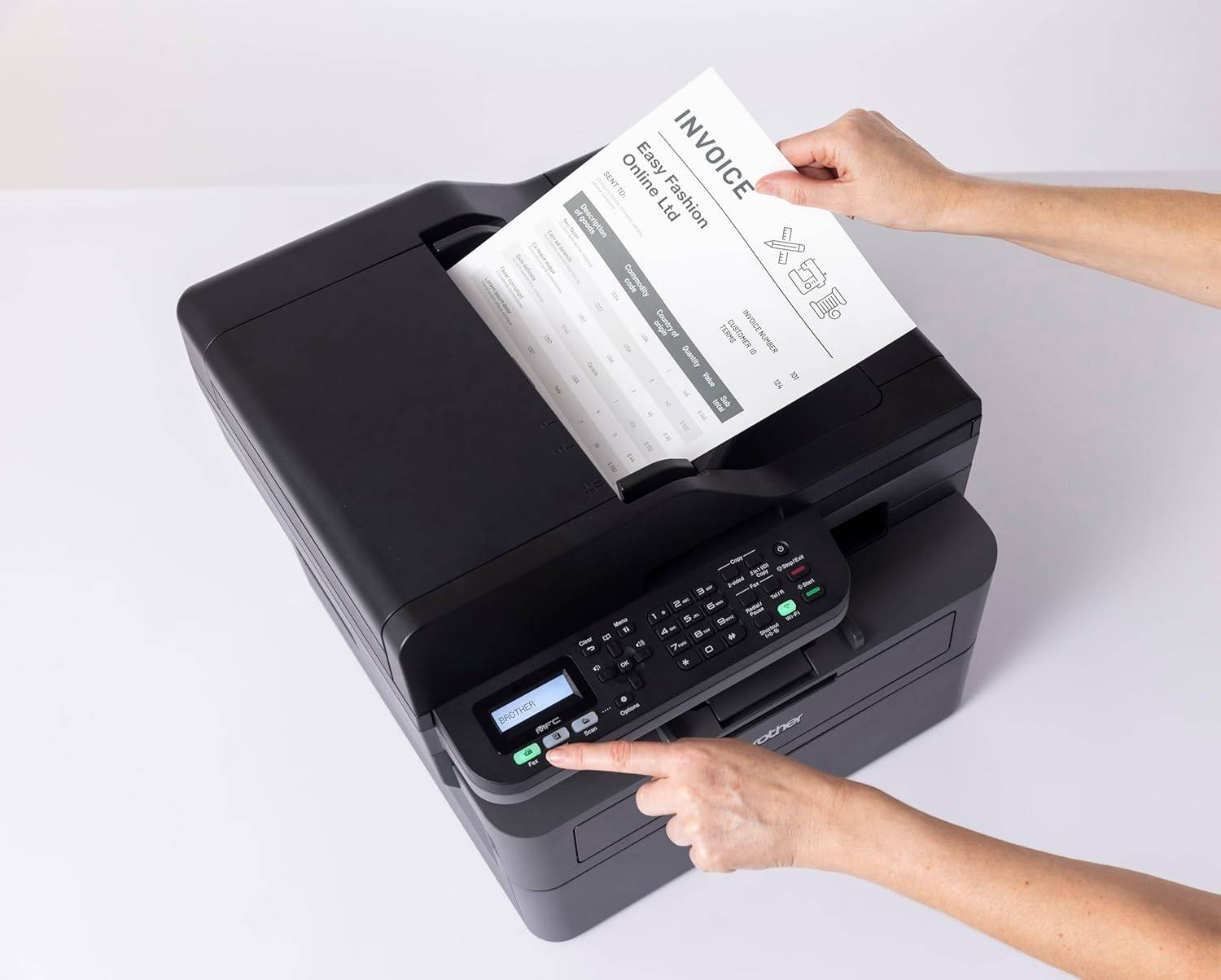 Utilizzo del pannello comandi della Brother MFC-L2827DWXL per stampare fattura, stampante laser multifunzione WiFi