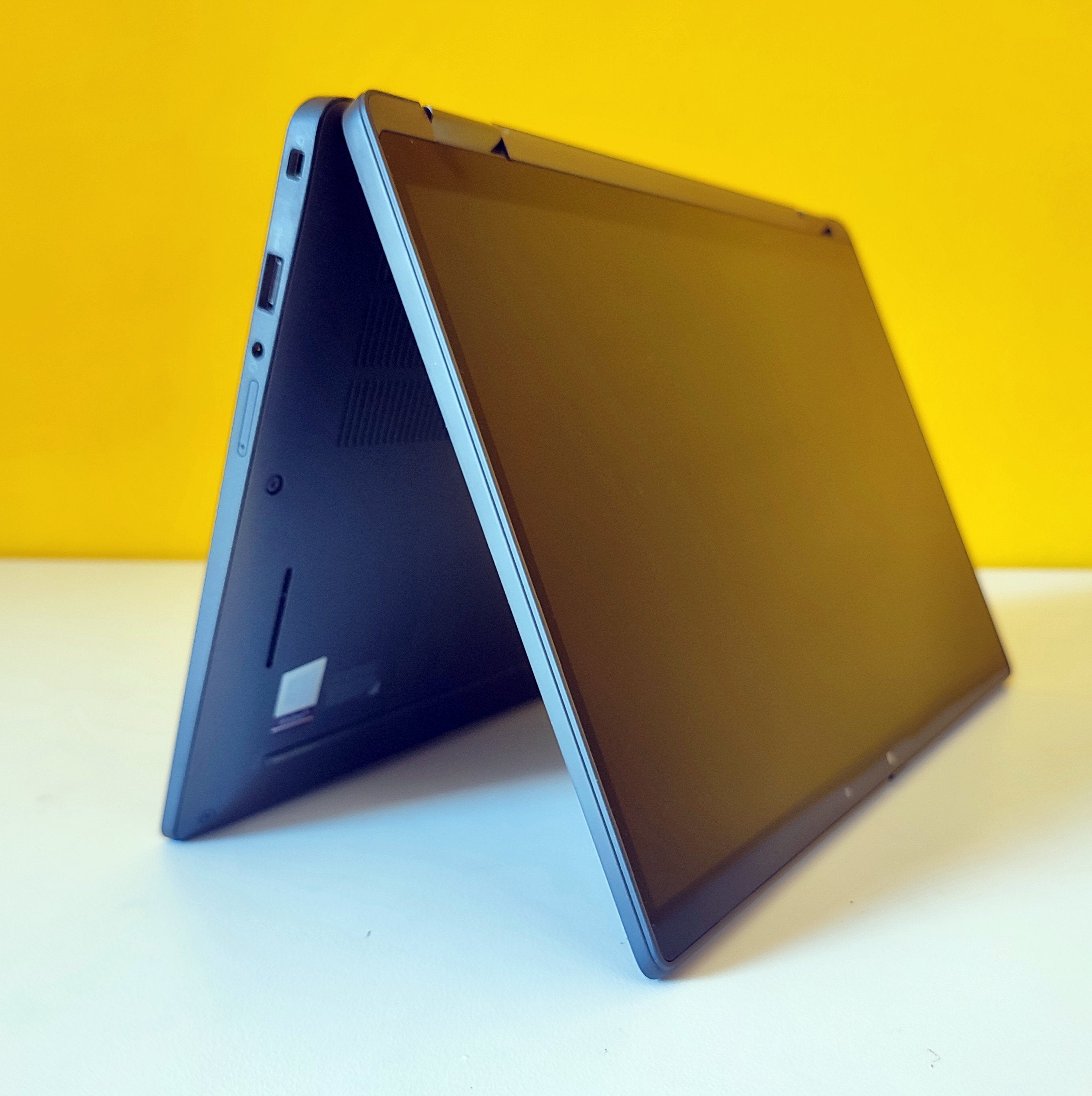 DELL Latitude 7310 Notebook 2-1 Convertible 13.3" FullHD Touch Screen | Intel Core i7-10610 | 16GB Ram | 512GB NVMe SSD | WiFi Bluetooth Windows 11 Pro