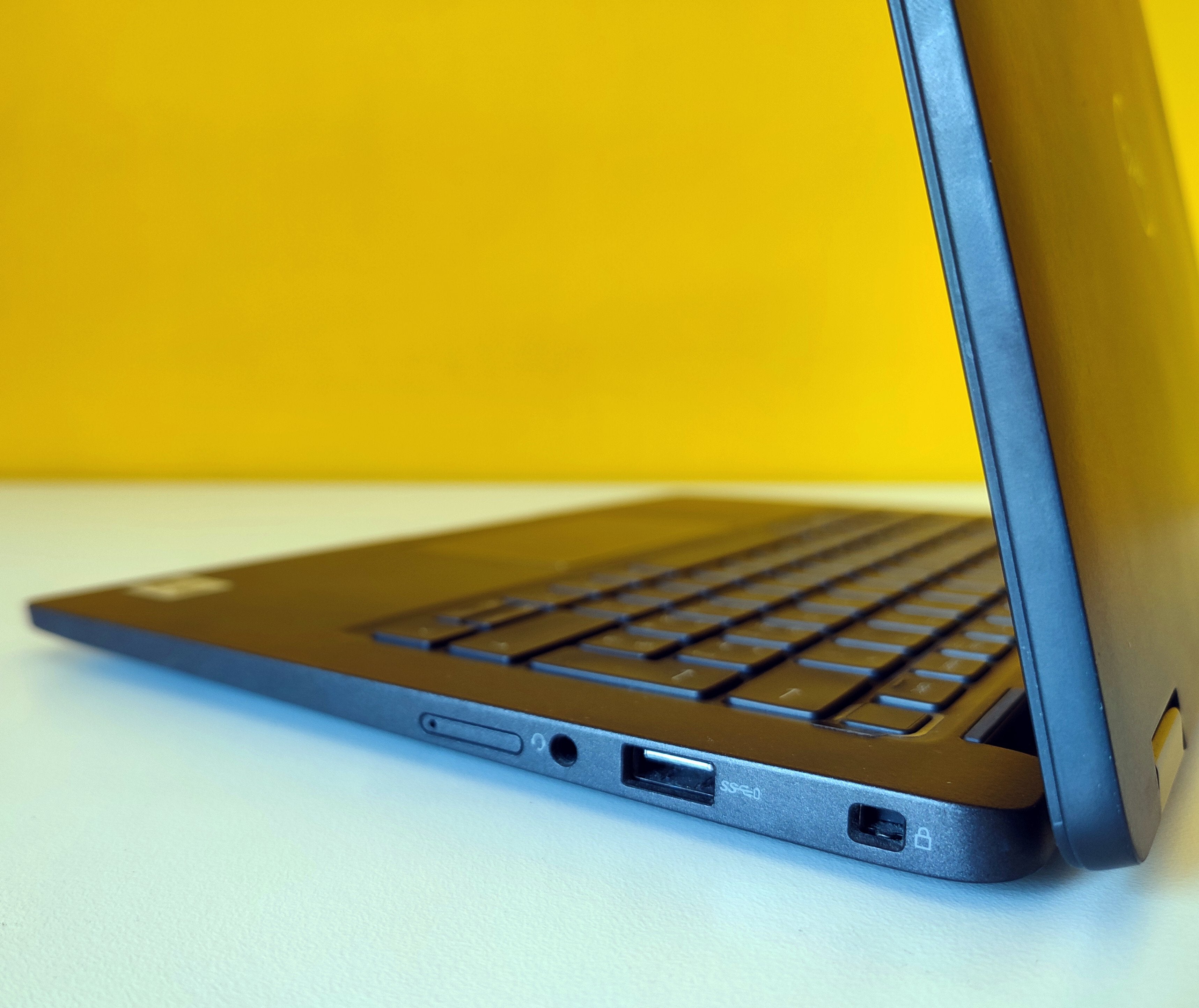 DELL Latitude 7310 Notebook 2-1 Convertible 13.3" FullHD Touch Screen | Intel Core i7-10610 | 16GB Ram | 512GB NVMe SSD | WiFi Bluetooth Windows 11 Pro