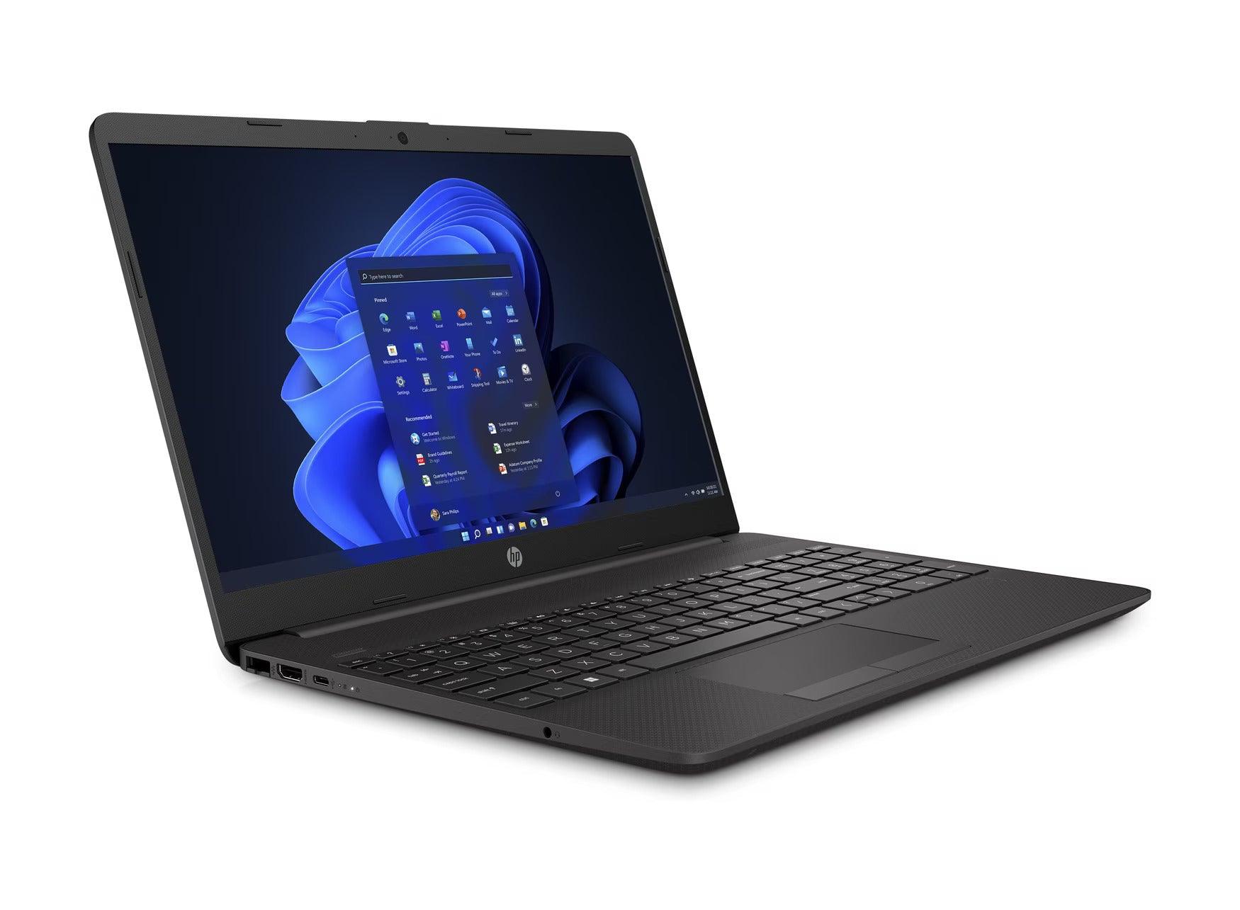 Vista angolata del notebook HP 250 G10 con display FullHD, porte laterali visibili e tastiera estesa.