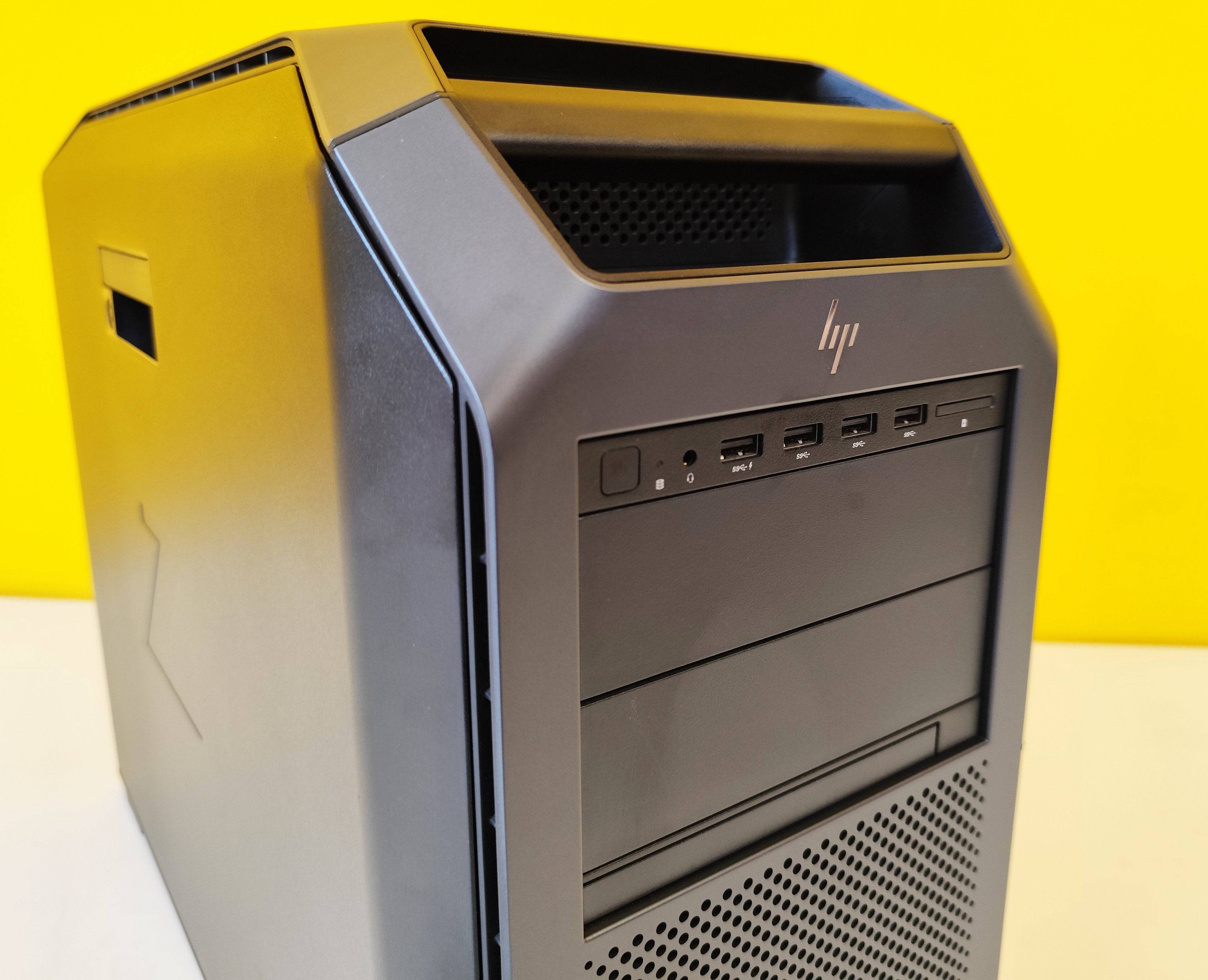 Workstation HP Z8 G4 Tower con doppio Xeon Gold e Nvidia RTX 4000, case frontale nero con porte USB, ideale per uso professionale avanzato
