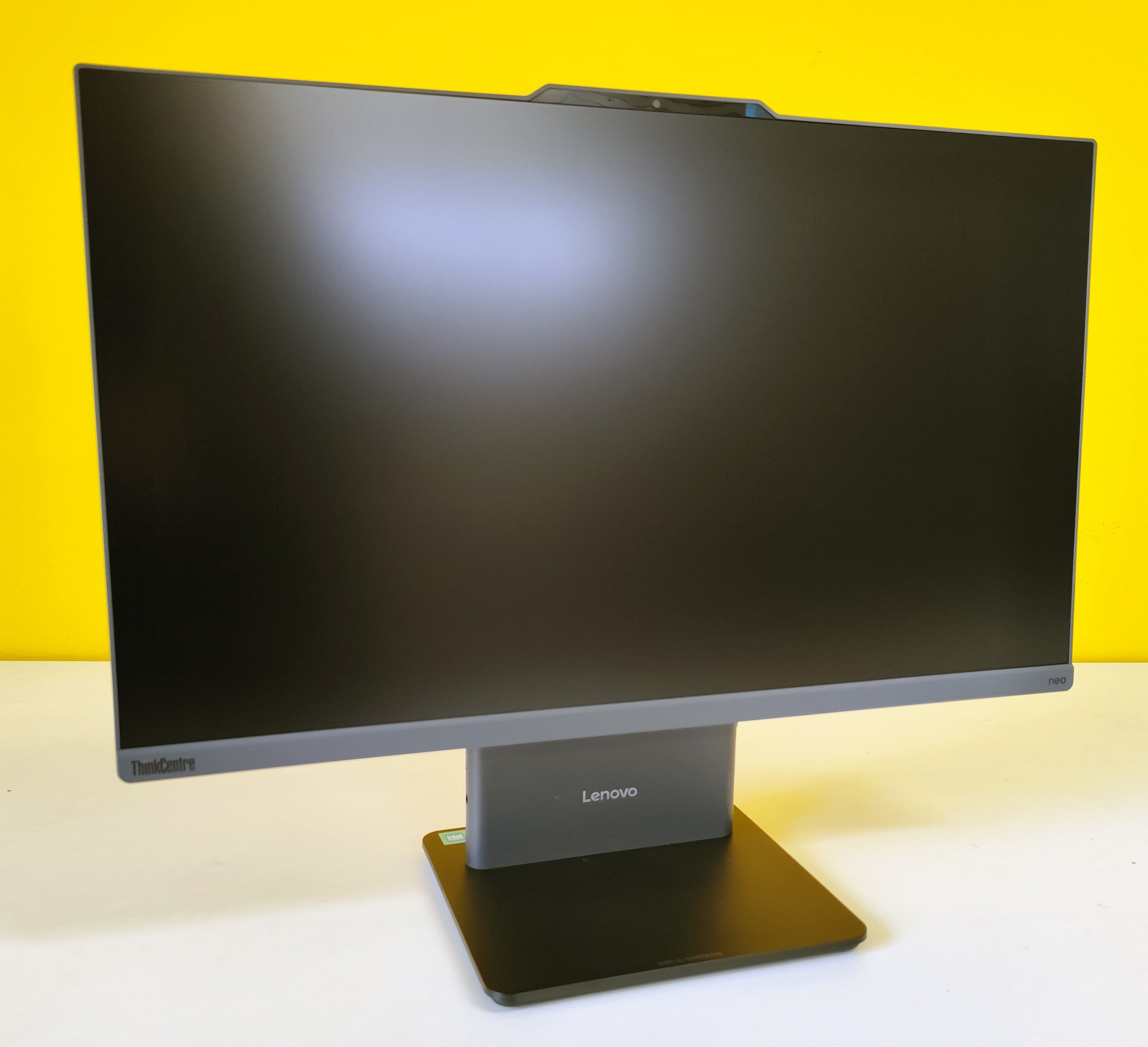 Lenovo ThinkCentre Neo 50a 24 Gen 5 All-in-One  23,8" Full HD | Intel Core U300 | Wi-Fi 6 FreeDOS