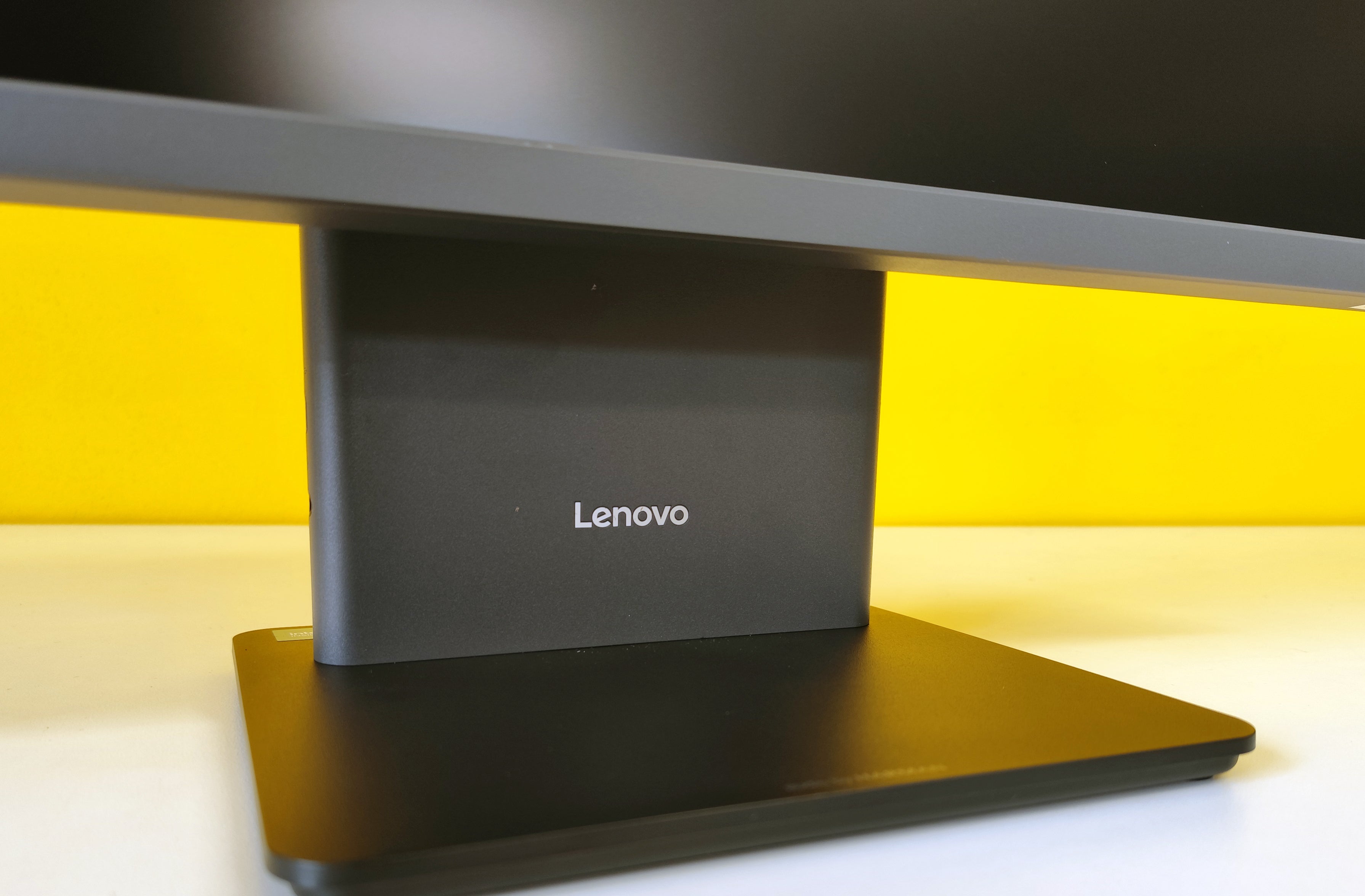 Lenovo ThinkCentre Neo 50a 24 Gen 5 All-in-One  23,8" Full HD | Intel Core U300 | Wi-Fi 6 FreeDOS