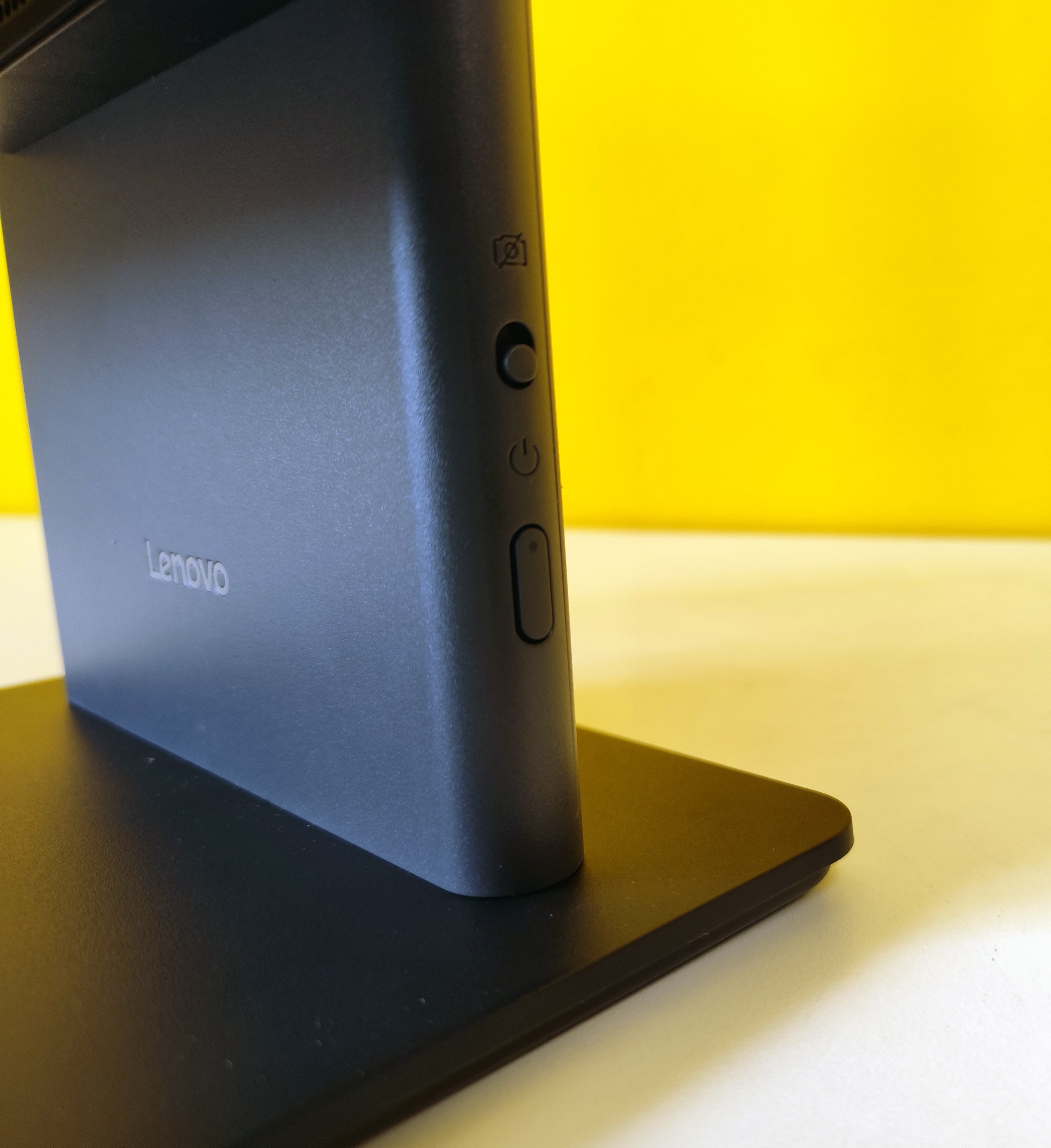 Lenovo ThinkCentre Neo 50a 24 Gen 5 All-in-One  23,8" Full HD | Intel Core U300 | Wi-Fi 6 FreeDOS