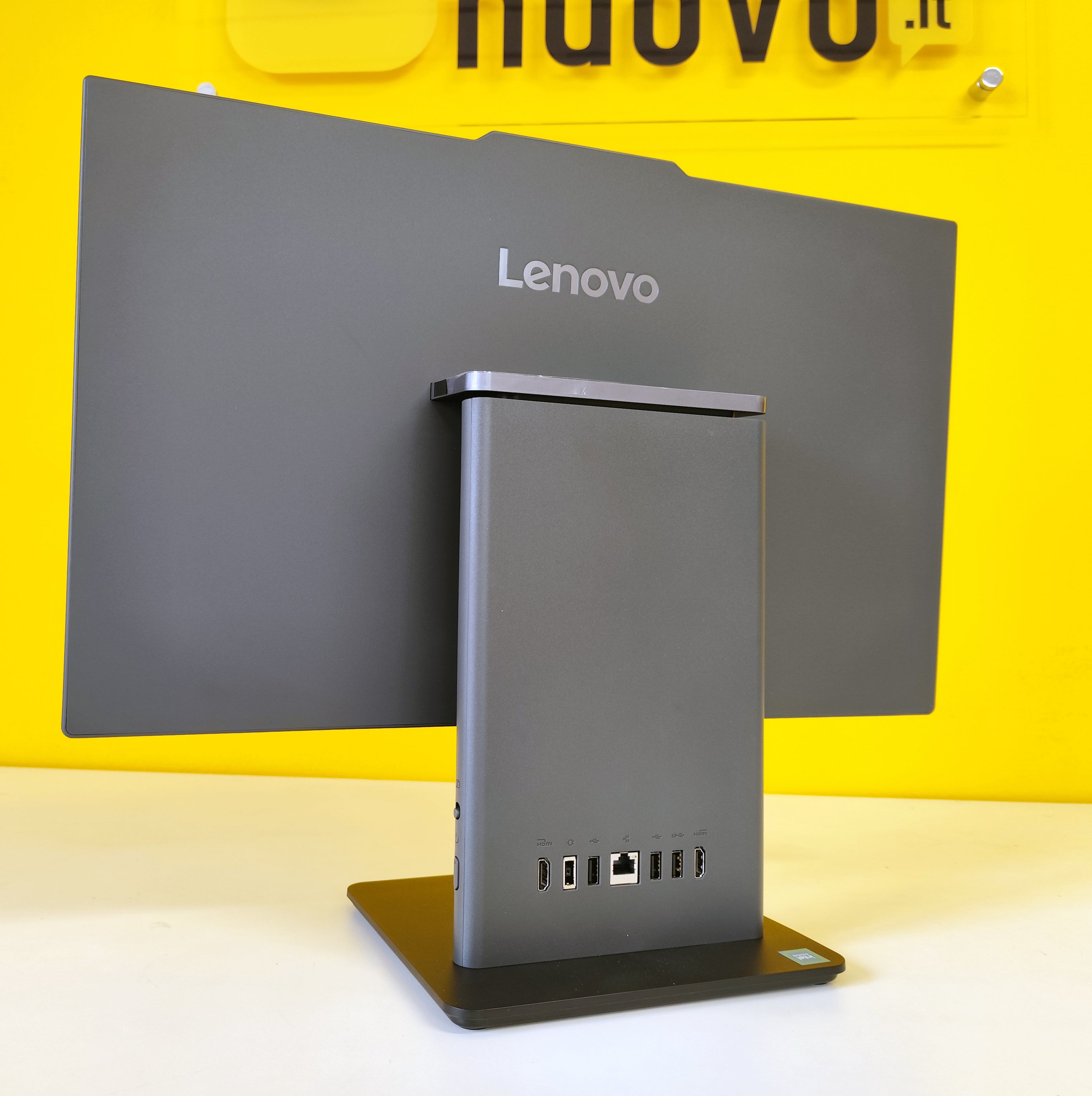 Lenovo ThinkCentre Neo 50a 24 Gen 5 All-in-One  23,8" Full HD | Intel Core U300 | Wi-Fi 6 FreeDOS