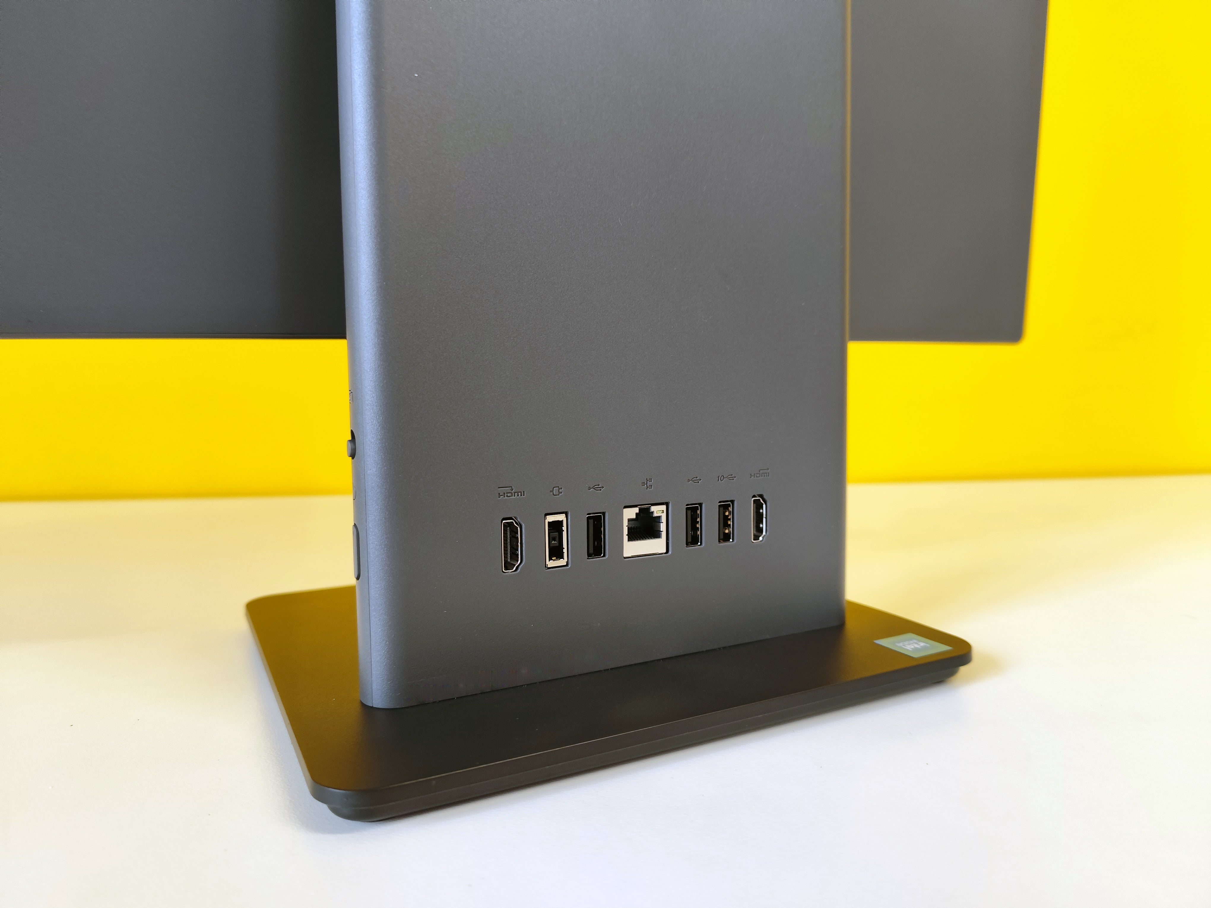 Lenovo ThinkCentre Neo 50a 24 Gen 5 All-in-One  23,8" Full HD | Intel Core U300 | Wi-Fi 6 FreeDOS