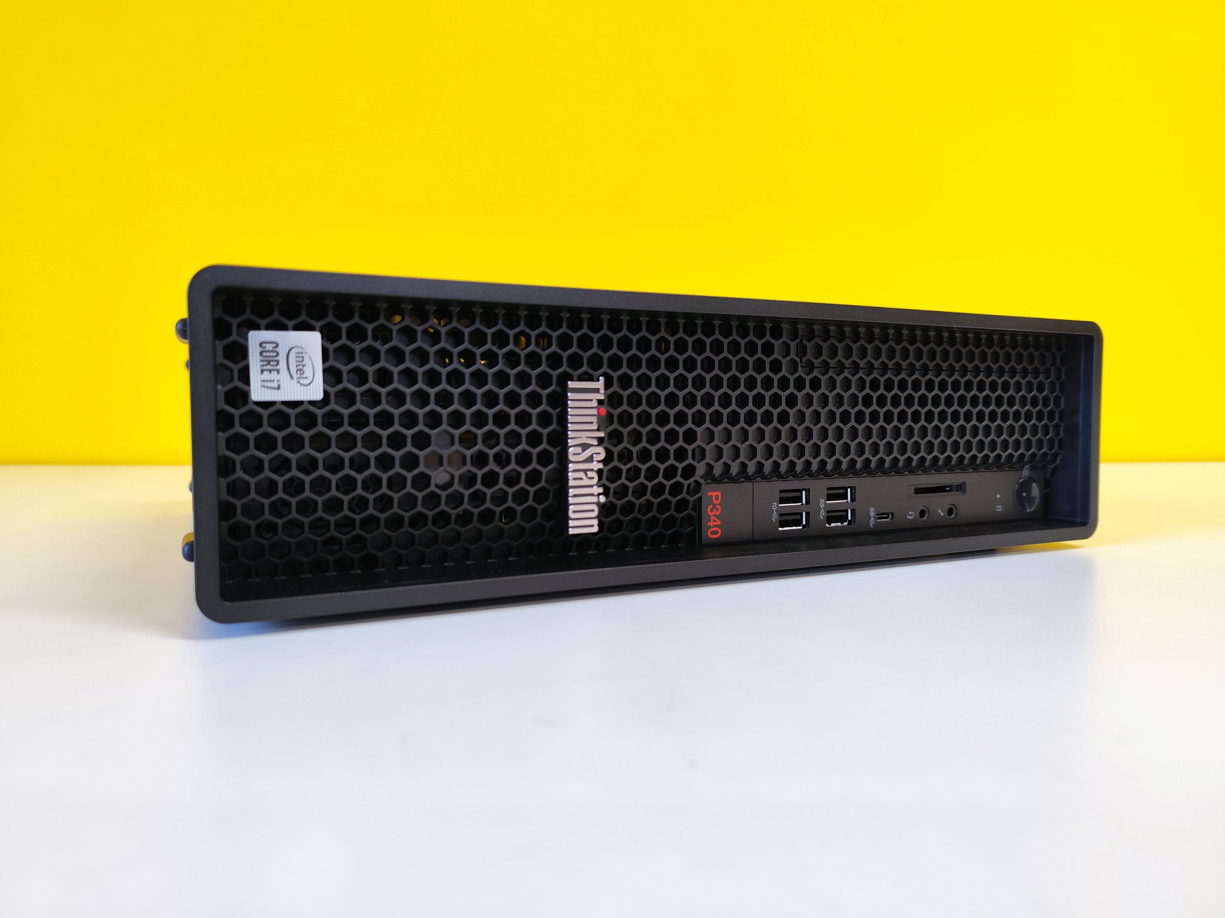 Vista frontale orizzontale del Lenovo ThinkStation P340 con design ventilato per un raffreddamento ottimale.