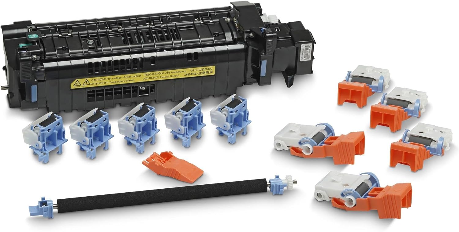 Testo alternativo:Kit di manutenzione per stampanti con fusore, rulli e componenti vari.