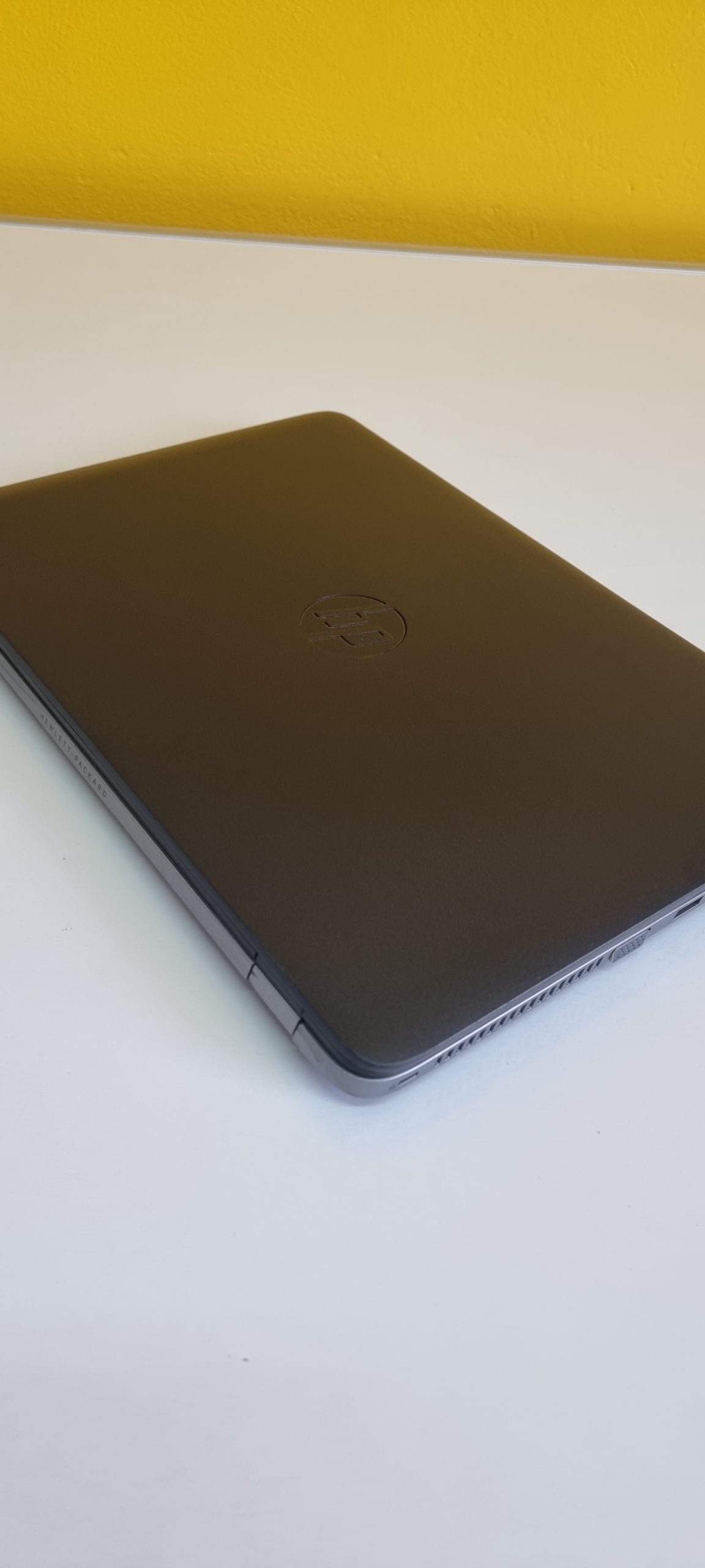 Hp EliteBook 840 G1 Notebook | Intel Core i5-4300U 1.9Ghz | 14" Pollici | 8Gb Ram | 240Gb SSD | Tastiera Italiana | WebCam WiFi | Windows 10 Grado B