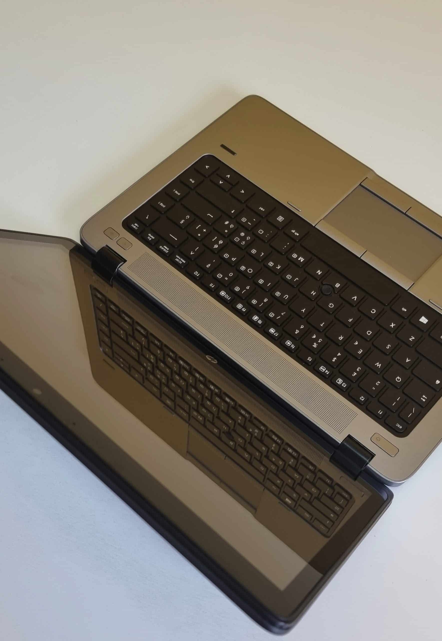 Hp EliteBook 840 G1 Notebook | Intel Core i5-4300U 1.9Ghz | 14" Pollici | 8Gb Ram | 240Gb SSD | Tastiera Italiana | WebCam WiFi | Windows 10 Grado B