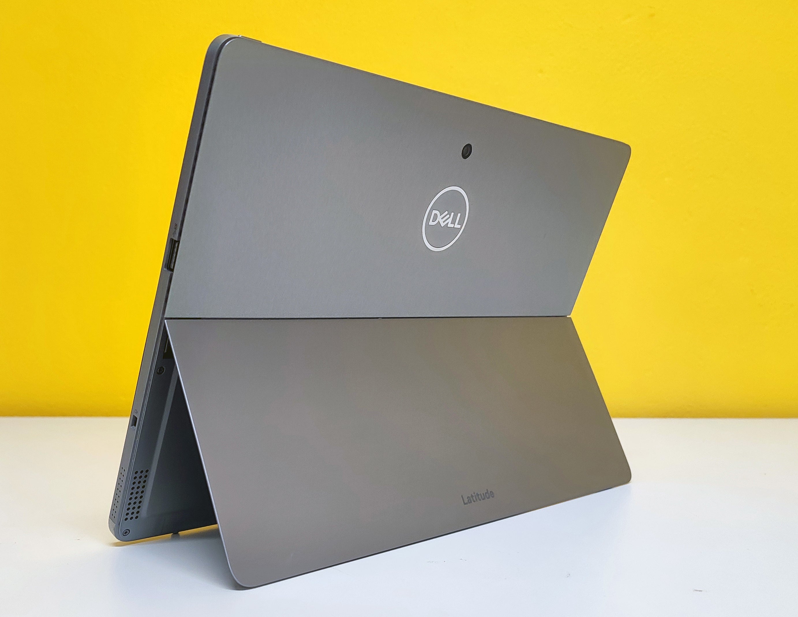 DELL Latitude 7210 Notebook 2in1 12.3″ FullHD Touch Screen | Intel Core i5-10210U | Ram 8Gb | SSD Nvme 256Gb | Wi-Fi 6 Web-Cam Bluetooth Windows 11 Pro Prestazioni ed usabilità