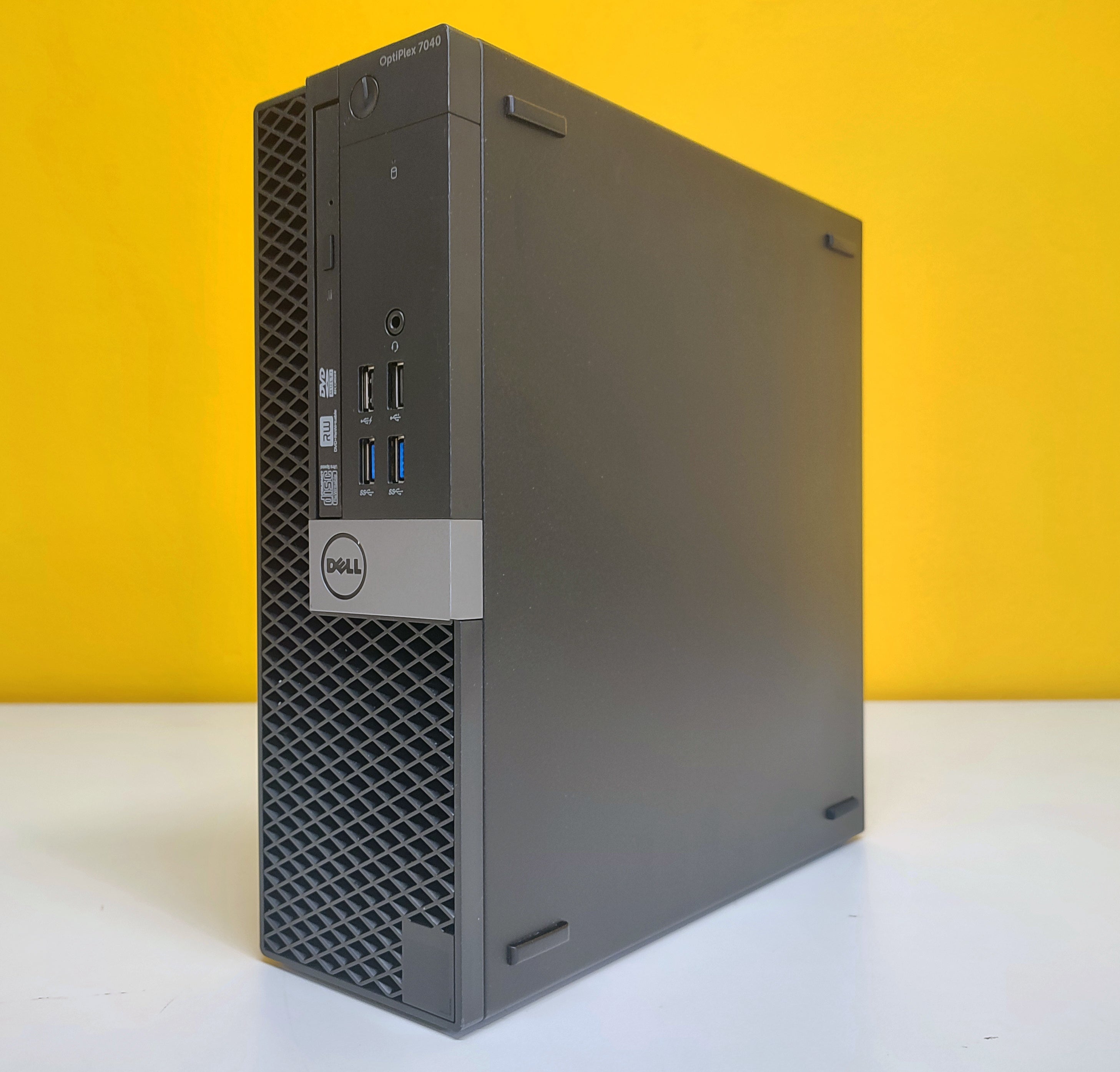 DELL OptiPlex 7040 SFF | Intel Core i7-6700T 2.8Ghz | Ram 8Gb | SSD 256Gb | HDMI Windows 10 Pro The compact and elegant PC for a powerful and reliable workstation