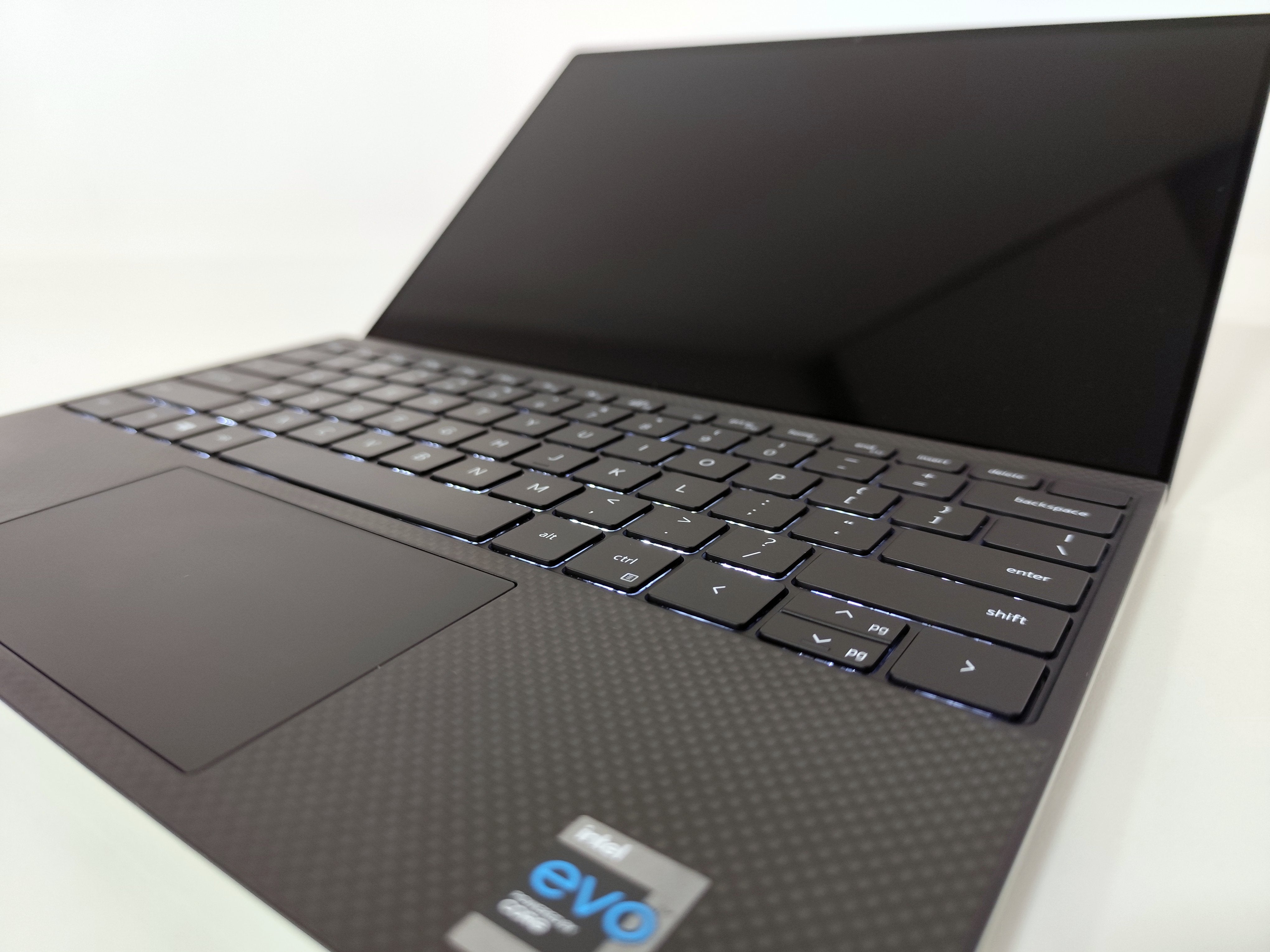 Dell XPS 9310 Notebook 13″ 4K | Intel Core i5-1135G7 | Ram 16 GB |  FreeDOS Eleganza e Potenza