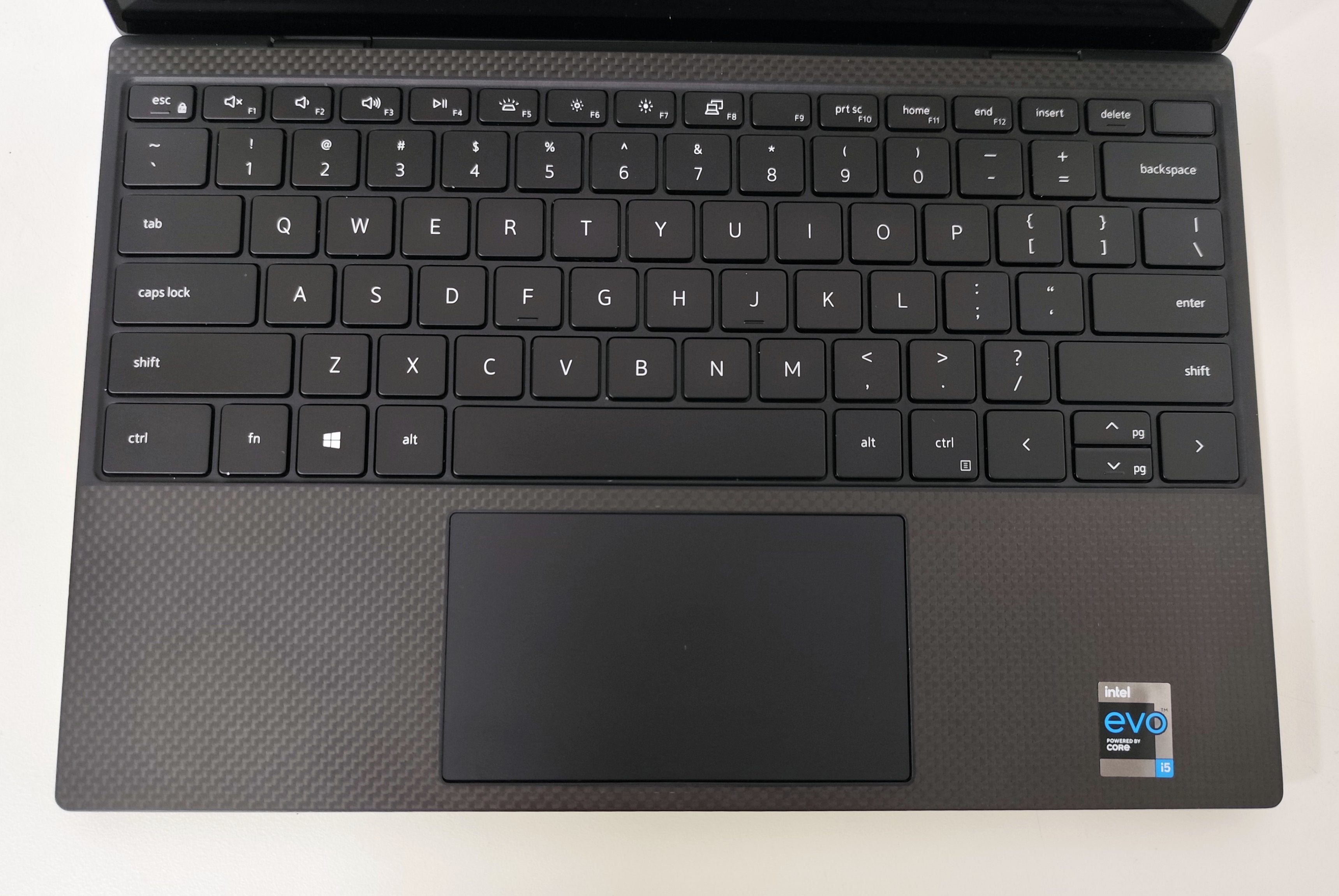 Dell XPS 9310 Notebook 13″ 4K | Intel Core i5-1135G7 | Ram 16 GB |  FreeDOS Eleganza e Potenza
