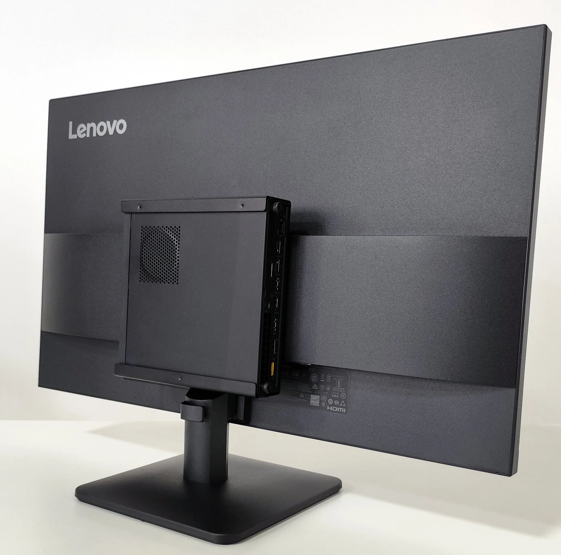 Lenovo All In One 27" FullHD con Mini PC ThinkCentre | Intel Core i7-8700T | Ram 16GB | SSD 1TB | FreeDOS