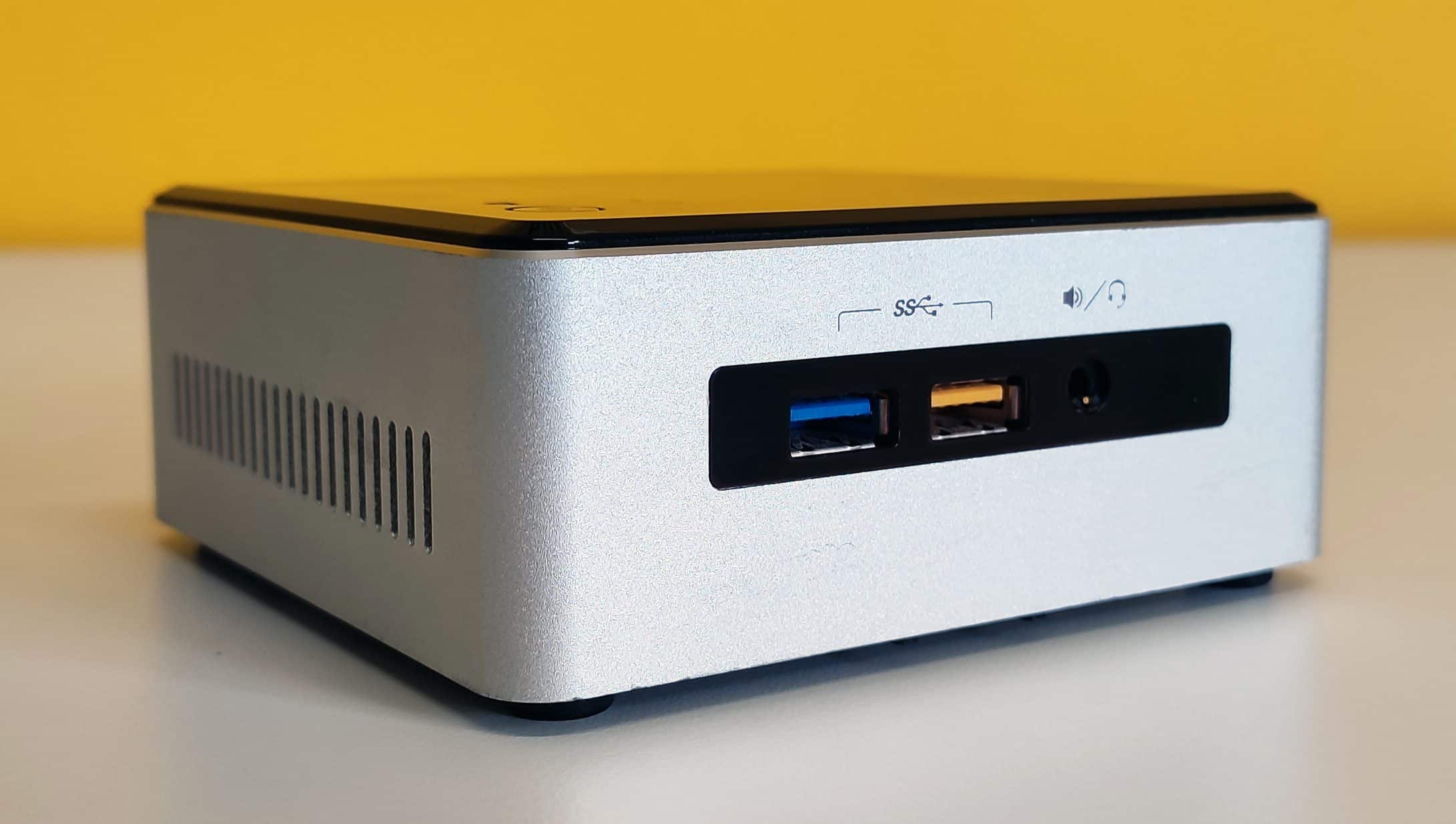 Intel NUC Mini-PC | Intel Core i7-5557U 3,1 GHz | RAM 8 GB | SSD 120 GB | WiFi Windows 10 Pro NUC5i7RYH Der begehrteste Mini-PC