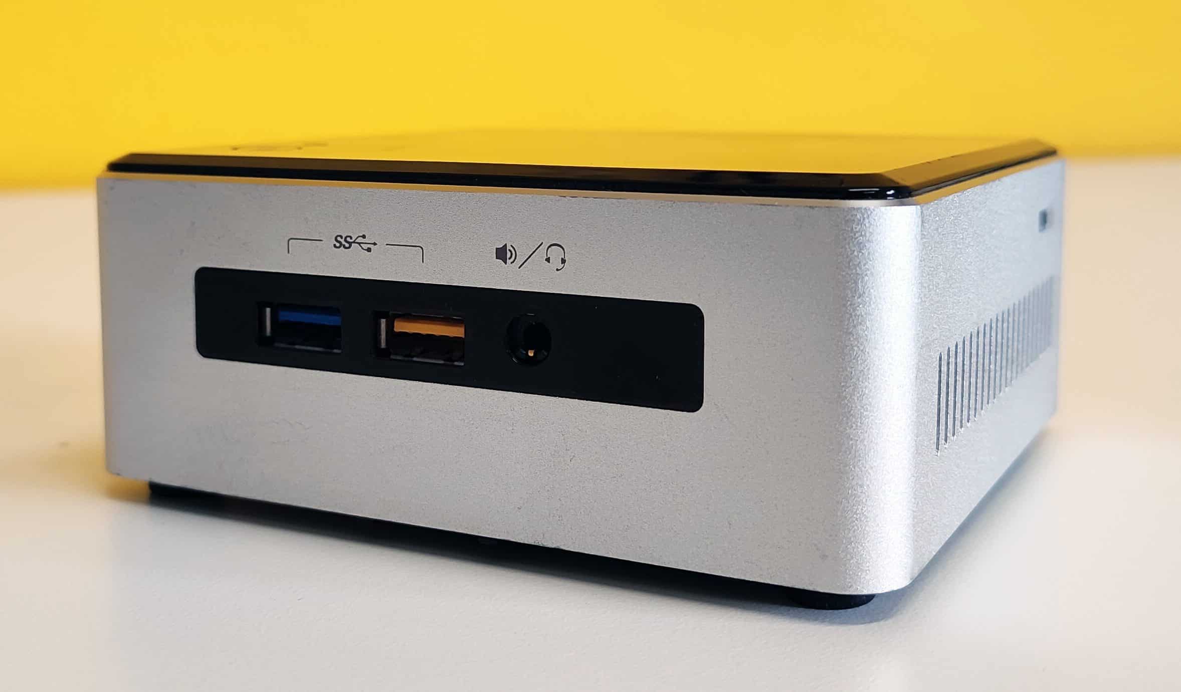 Intel NUC Mini-PC | Intel Core i7-5557U 3,1 GHz | RAM 8 GB | SSD 120 GB | WiFi Windows 10 Pro NUC5i7RYH Der begehrteste Mini-PC