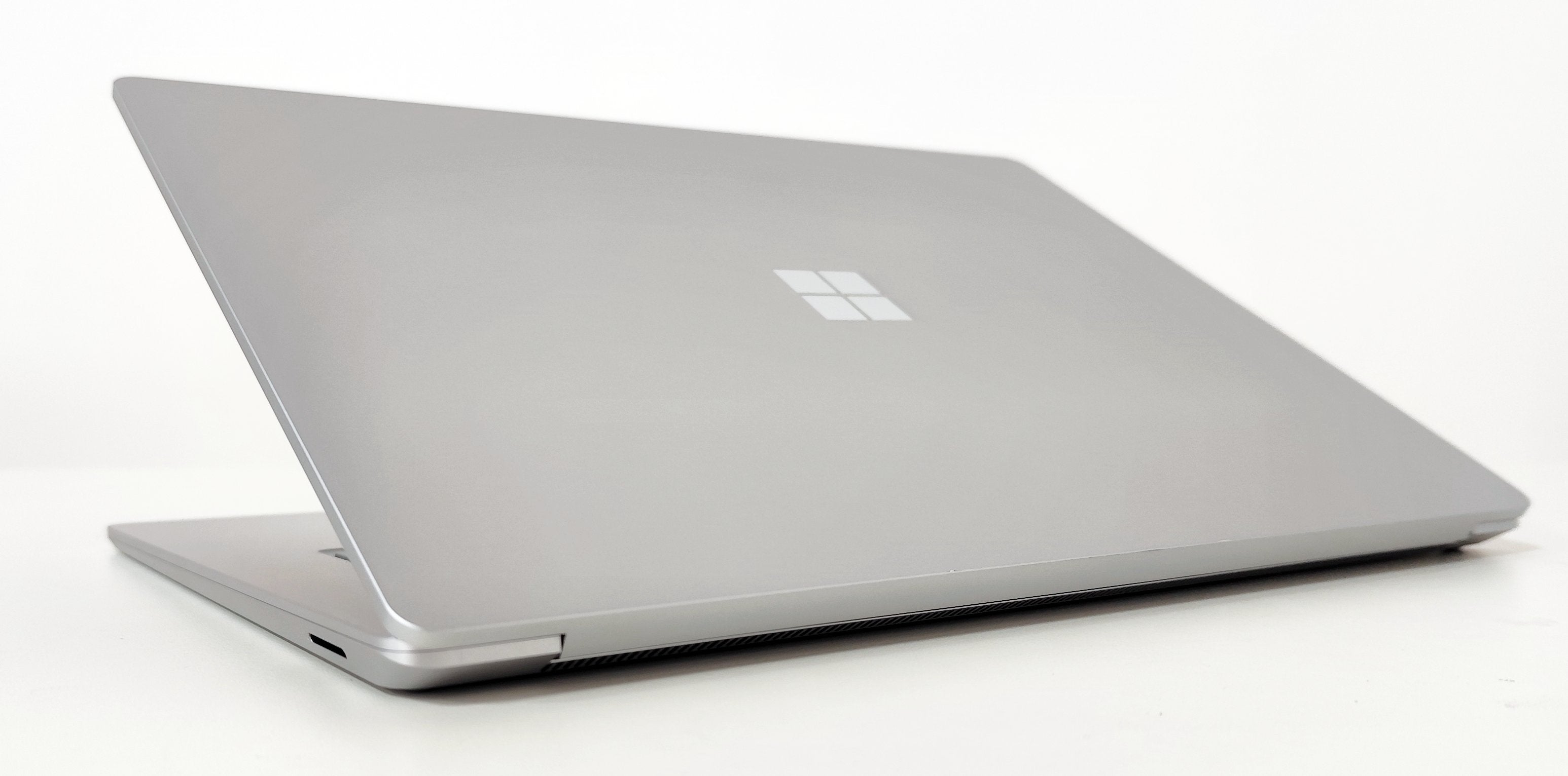 Microsoft Surface Laptop 3 15" Touch | Intel Core i5-1035G7 | FreeDOS Eleganza e potenza per lavoro e studio