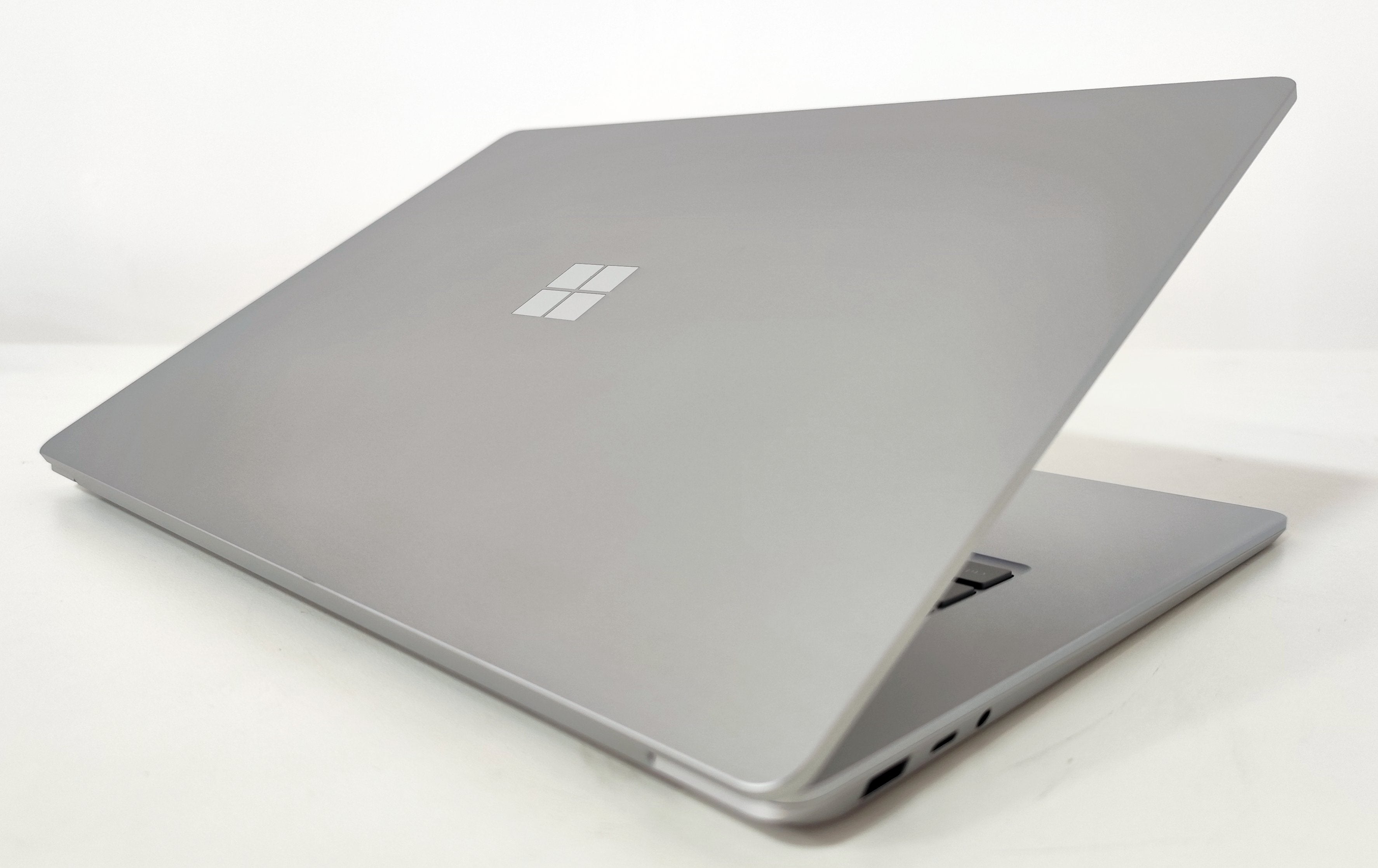 Microsoft Surface Laptop 3 15" Touch | Intel Core i5-1035G7 | FreeDOS Eleganza e potenza per lavoro e studio