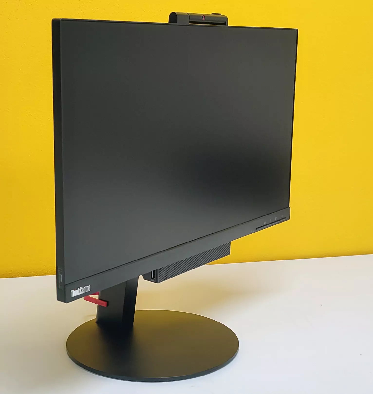 Lenovo ThinkCentre TIO24 All-in-One | Intel Core i5-10400T | WebCam Casse Audio FreeDOS
