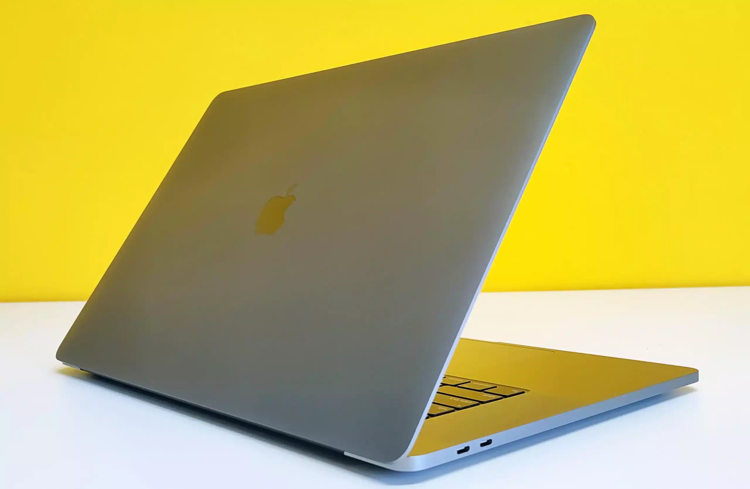 Apple MacBook Pro A2141 MVVL2LL/A 2019 Notebook 16