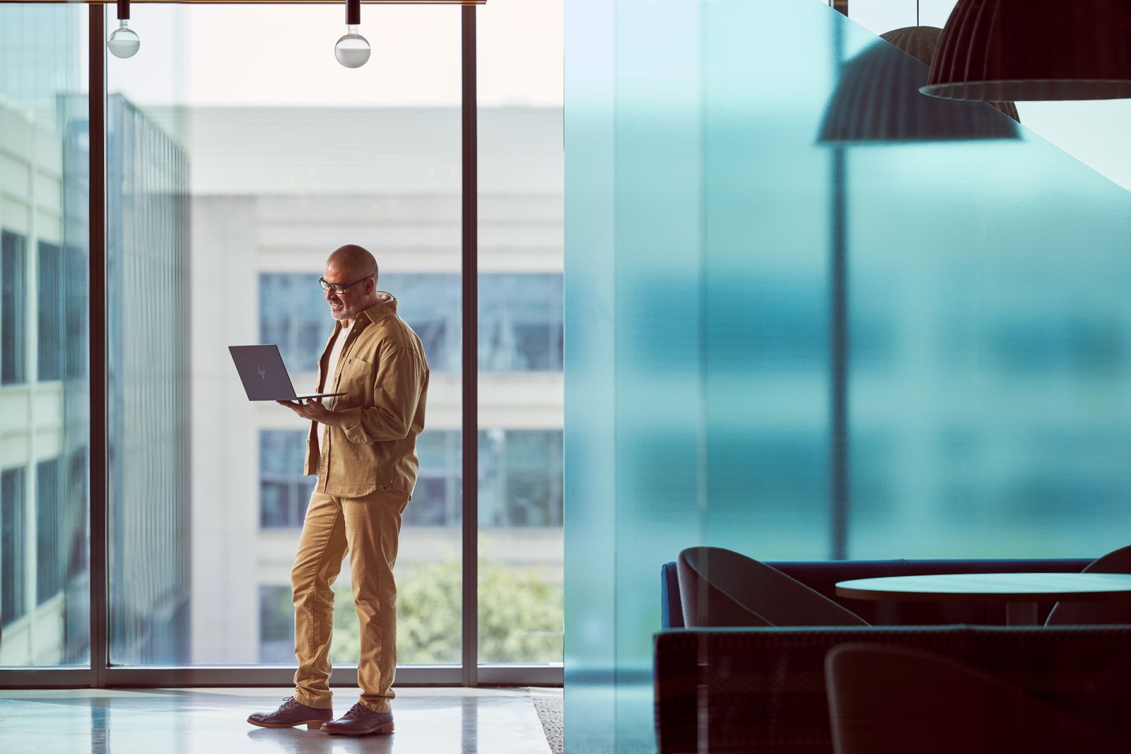 HP INC. ULTRA G1I AI U7-256V 14T OLED 32/2 WIN11P 3YOFF