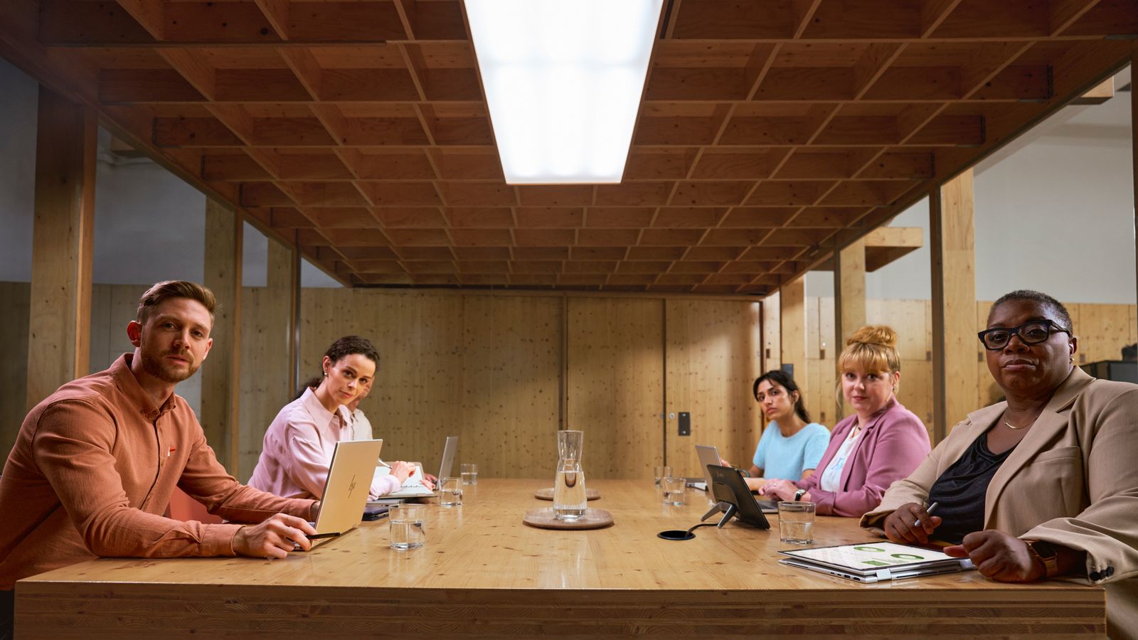 HP INC. ULTRA G1I AI U7-256V 14T OLED 32/2 WIN11P 3YOFF