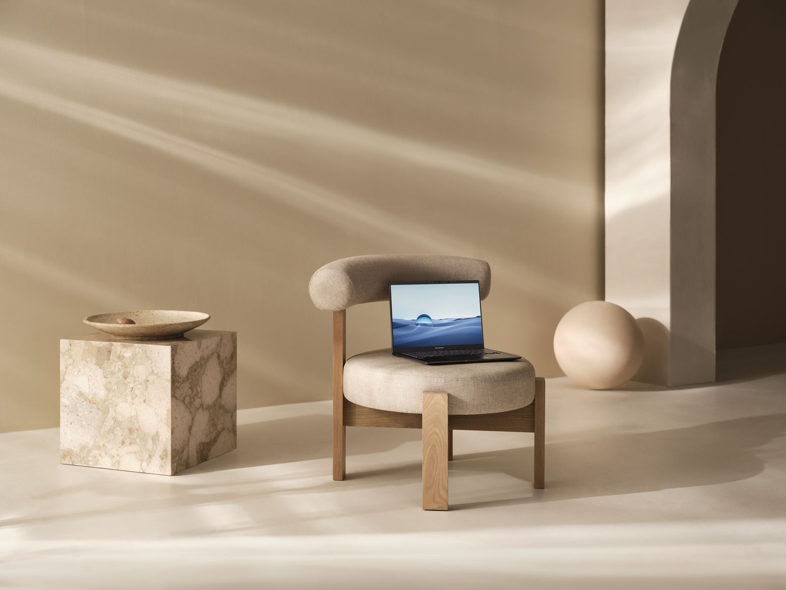 R7 350/16GB/1TB/SHARED/14OLED/WIN11HOME [IMAGE 7]