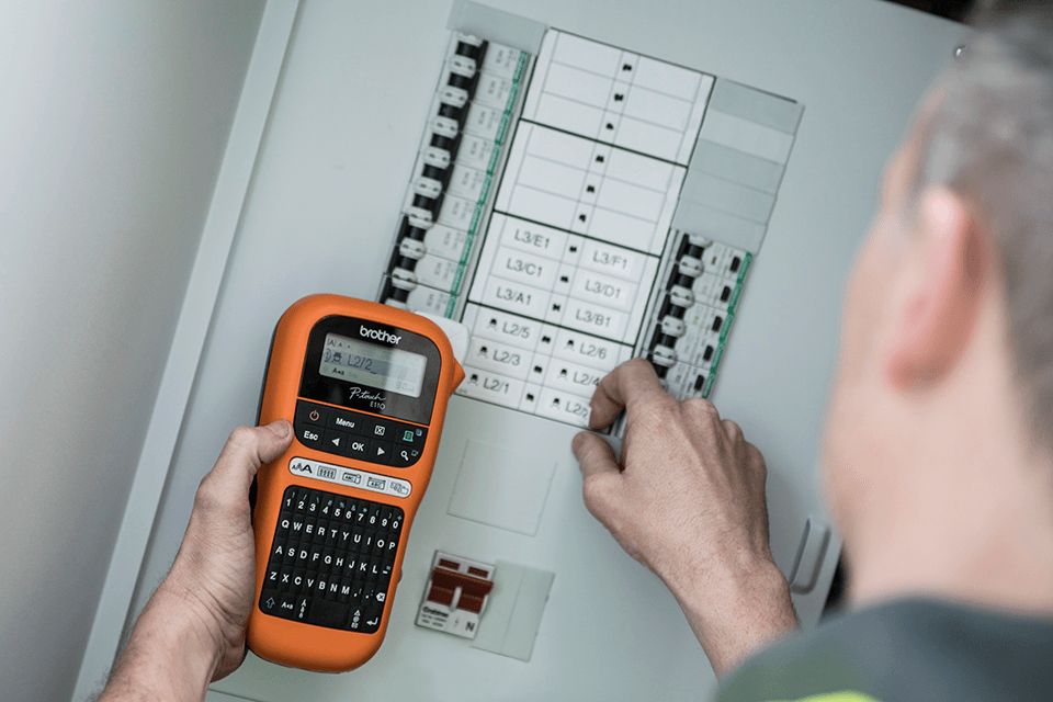 BROTHER PTE110 SETTORE ELETTRICO:VALIGETTA,ALIMENT,NASTRO