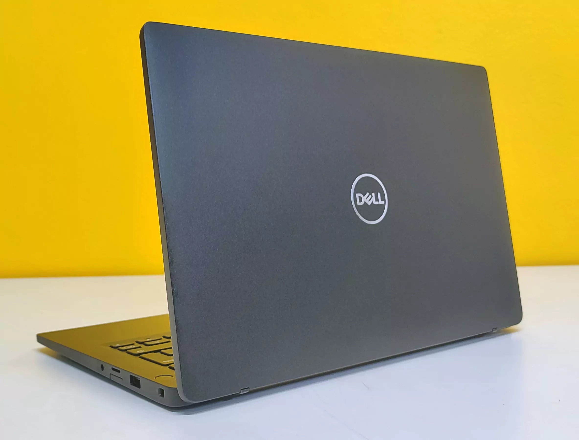 Dell Latitude 7400 Notebook 14" FullHD Touch Screen | Intel Core i5-8365U | 16GB Ram | 512GB SSD | ITA Keyboard Wi-Fi HDMI Windows 11 Pro The notebook that will never disappoint you