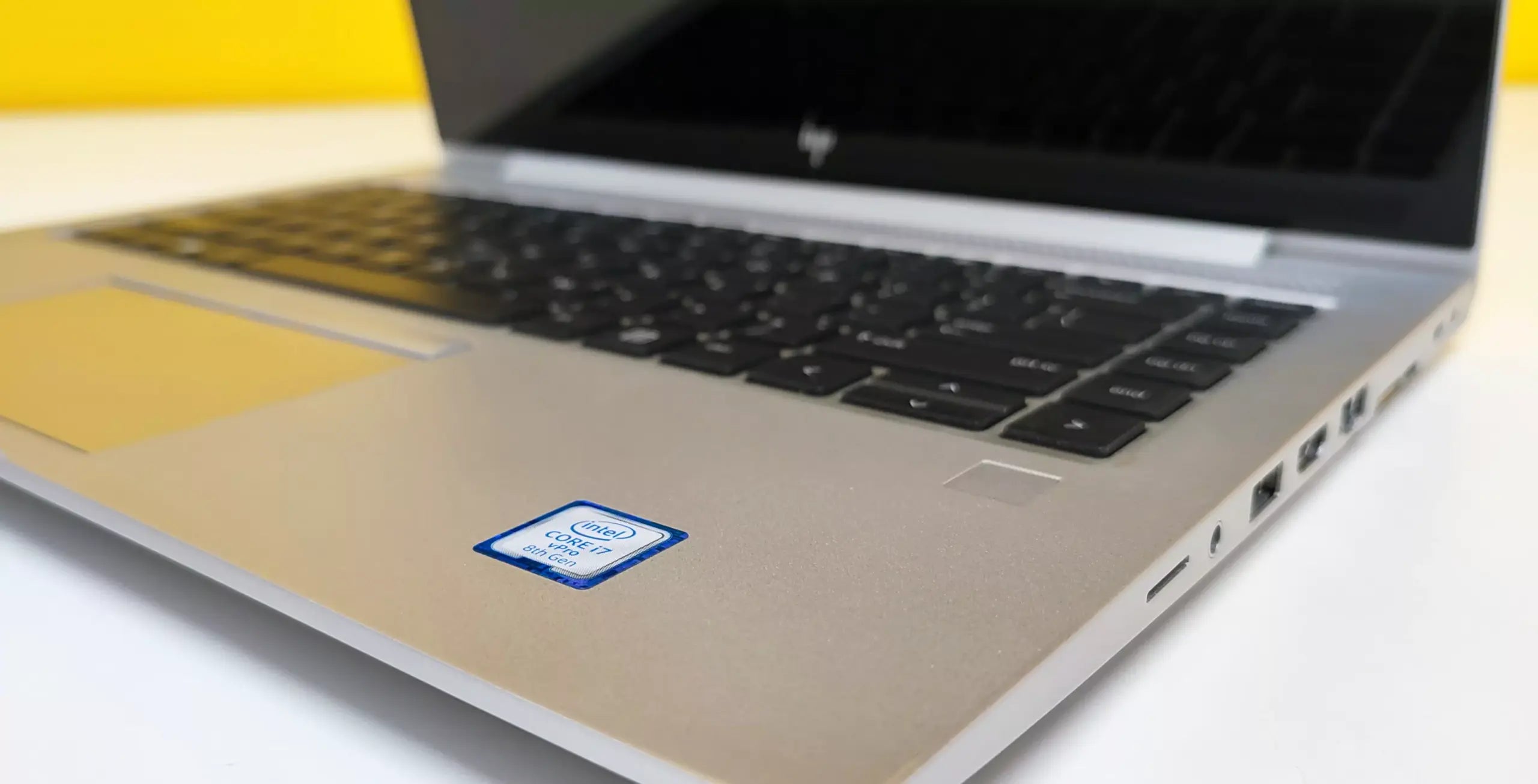 HP EliteBook 840 G5 Notebook 14" FullHD Touch Screen | Intel Core i7-8650U | Ram 16GB | Wi-Fi HDMI USB Type-C Windows 11 Pro L'essenza della performance e dell'eleganza Grado B