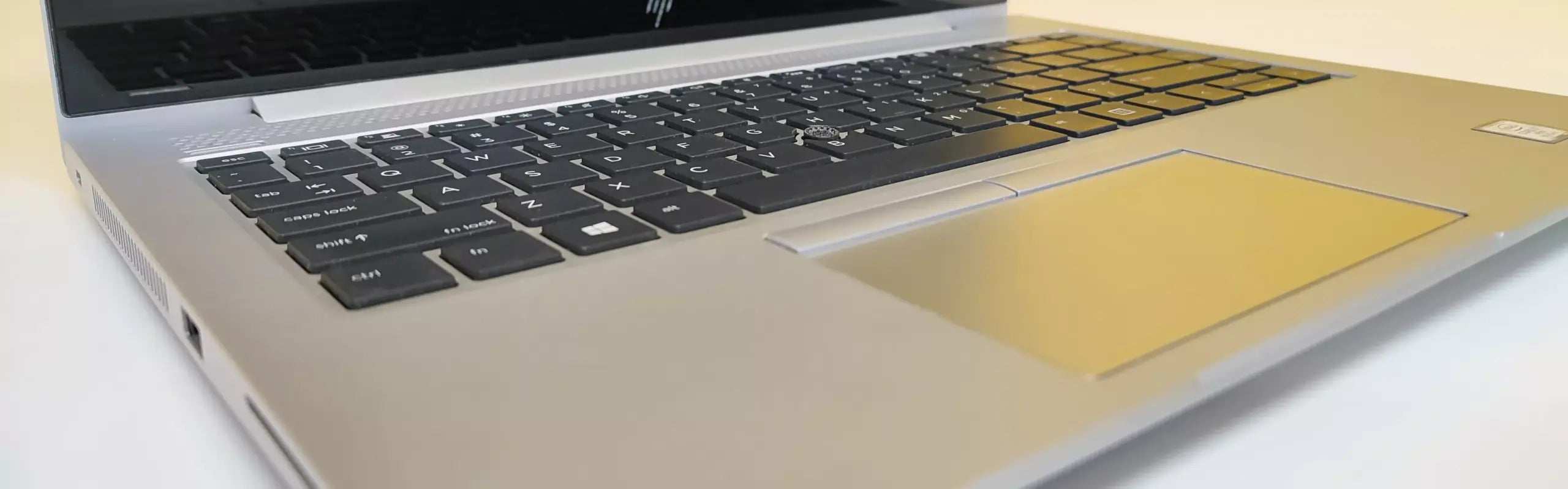 HP EliteBook 840 G5 Notebook 14" FullHD Touch Screen | Intel Core i7-8650U | Ram 16GB | Wi-Fi HDMI USB Type-C Windows 11 Pro L'essenza della performance e dell'eleganza Grado B