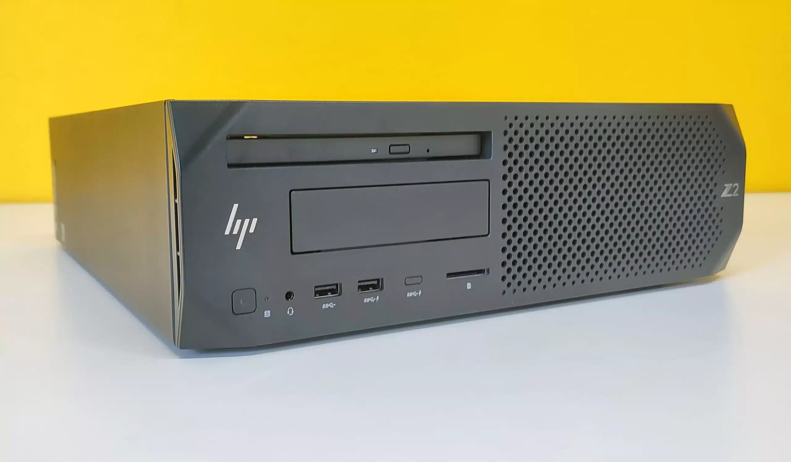 HP Z2 G4 SFF | Intel Core i7-9700 | RAM 16GB | SSD 512GB | USB Typ-C Windows 11 Pro Der kompakte PC für anspruchsvolle Profis