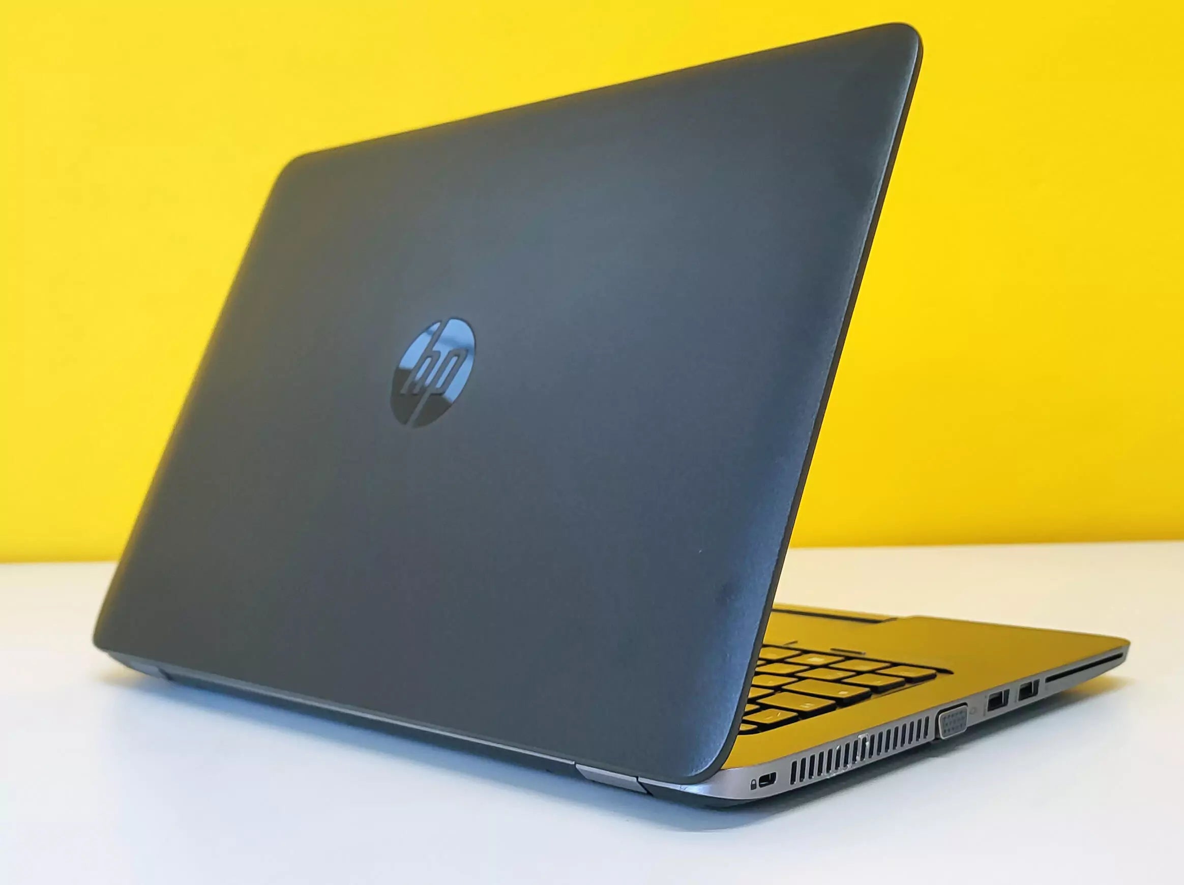 NOTEBOOK HP 840 G2 CPU i7 5600U @2,60 GHz - SSD 256GB - RAM 8 GB - Full HD - DISPLAY 14" - WIN10 PRO